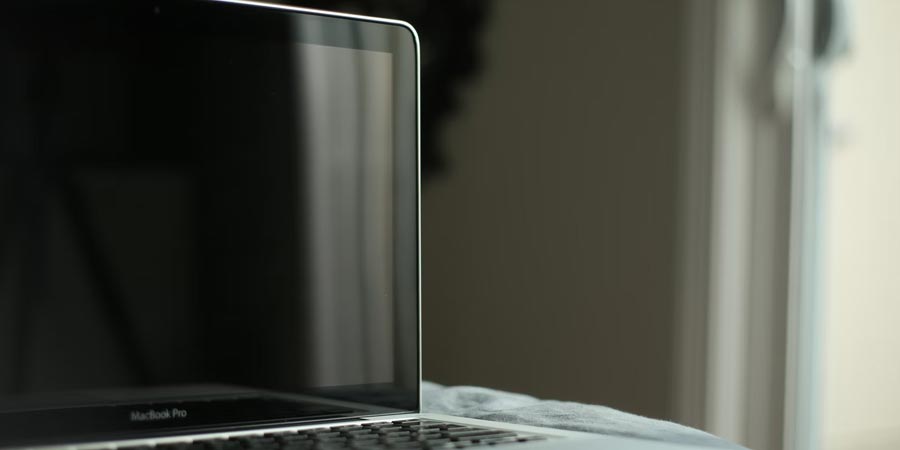 Reflet sur Ecran MacBook Pro